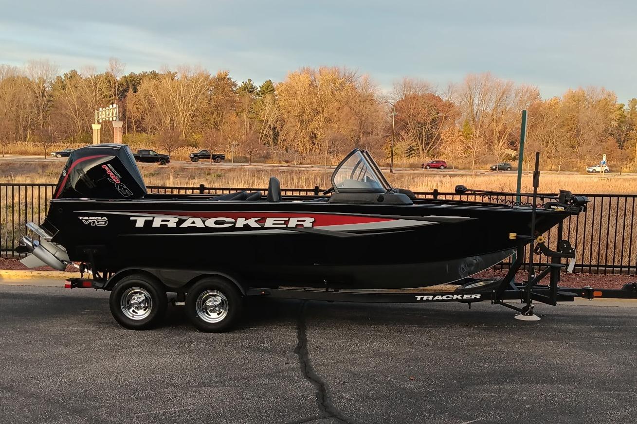2026 TRACKER TARGA V-19 WT | Bass Pro Shops